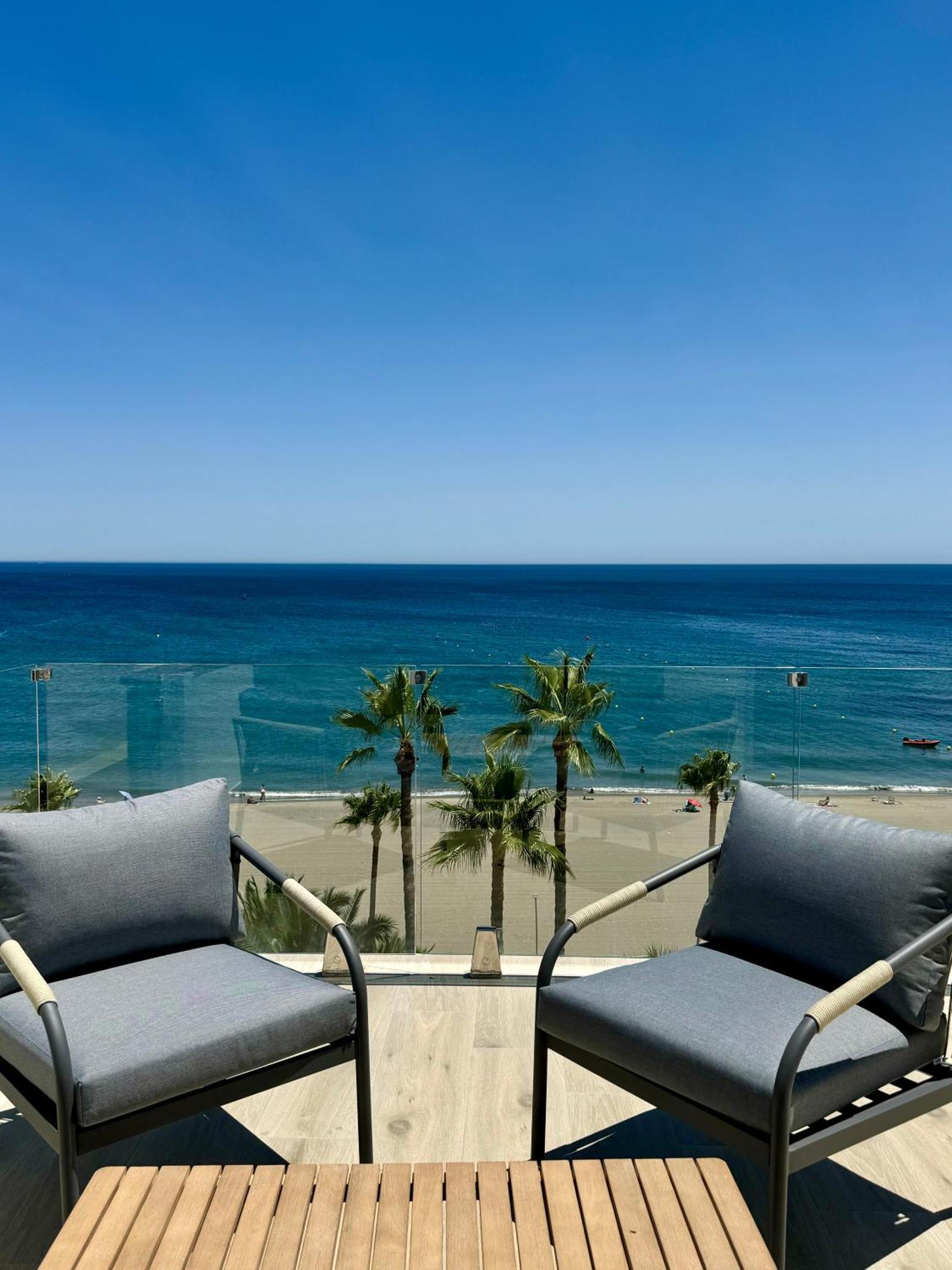Sunnypalms - Beachfront Penthouse With Stunning Sea View Estepona Exterior photo