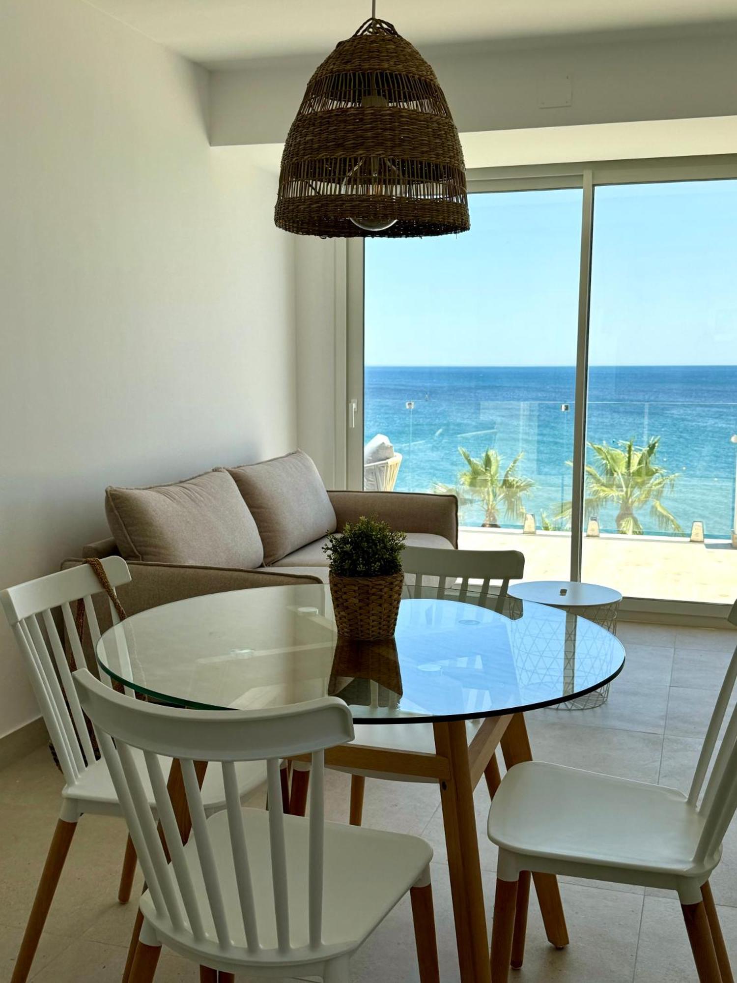 Sunnypalms - Beachfront Penthouse With Stunning Sea View Estepona Exterior photo